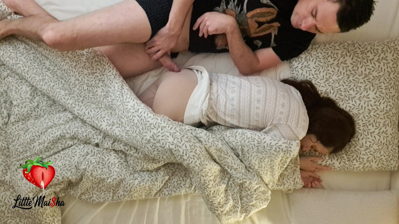 LittleMaisha: Malá Maisha Se Probudí Kvůli Tvrdému Penisu