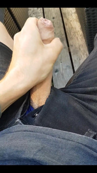 Who likes outside wank?
