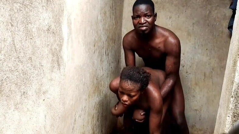 Pornsexlive: Quan hệ tình dục trong phòng tắm với một người...