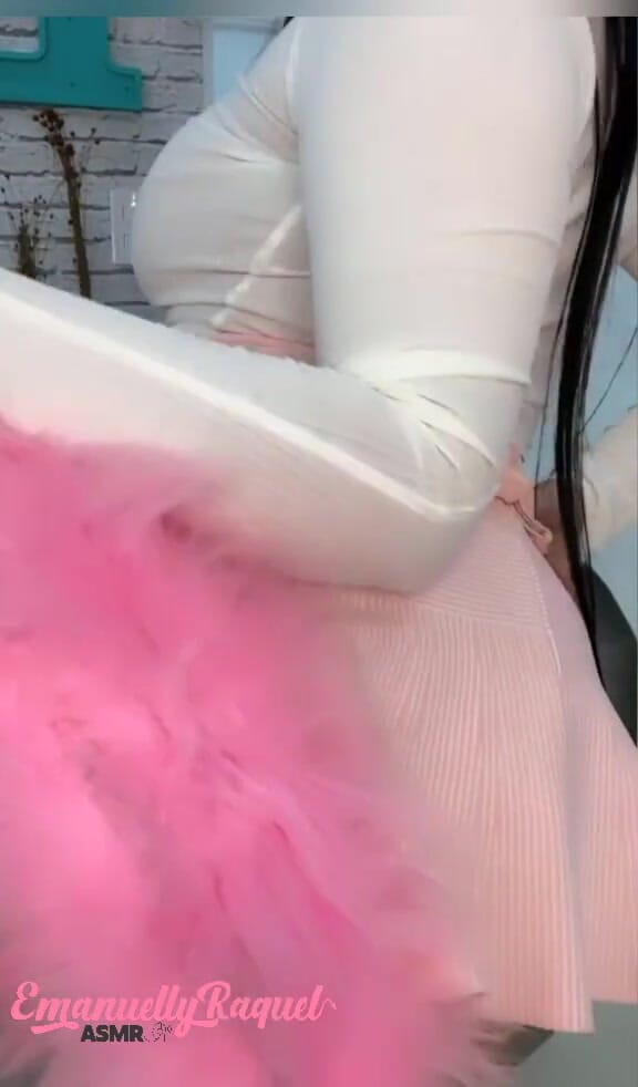 Emanuelly Raquel: ホットラティーナバットプラグ