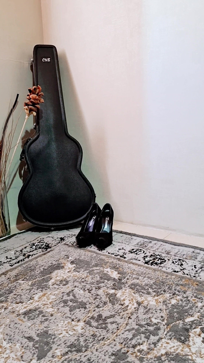 Miss lilith: Fußsklaven-training teil 10 intensives schuh - und füße schnüffeln, lecken und demütigung