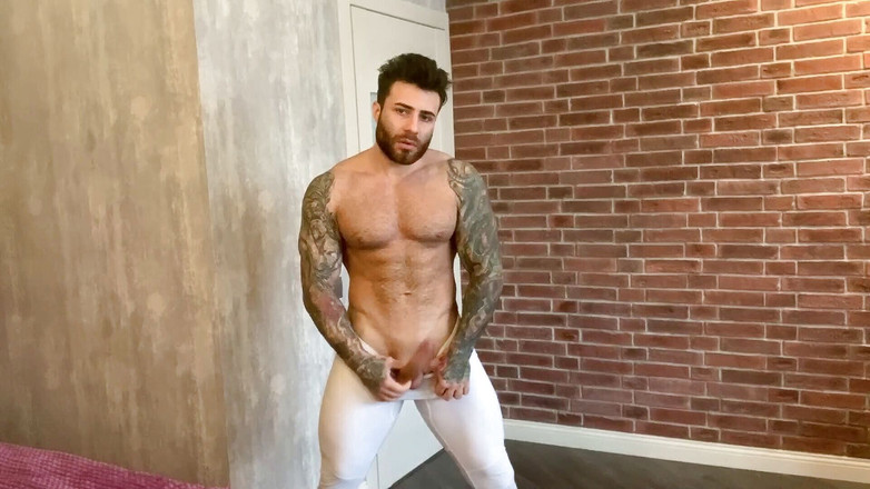 Maximus Barmin: Tarian striptis putih dan pink (pt.1)