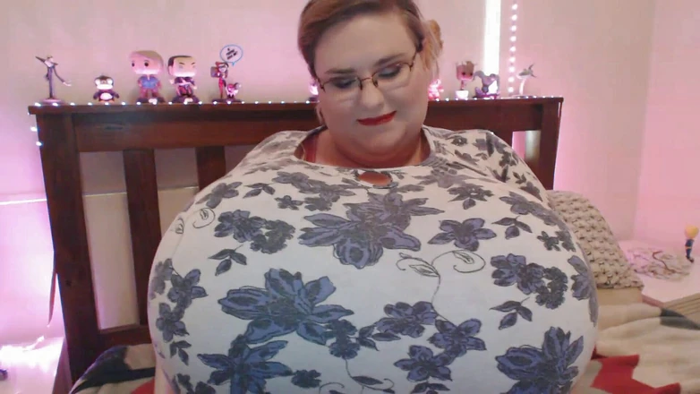 LaLaDelilah: Huge tits inflation