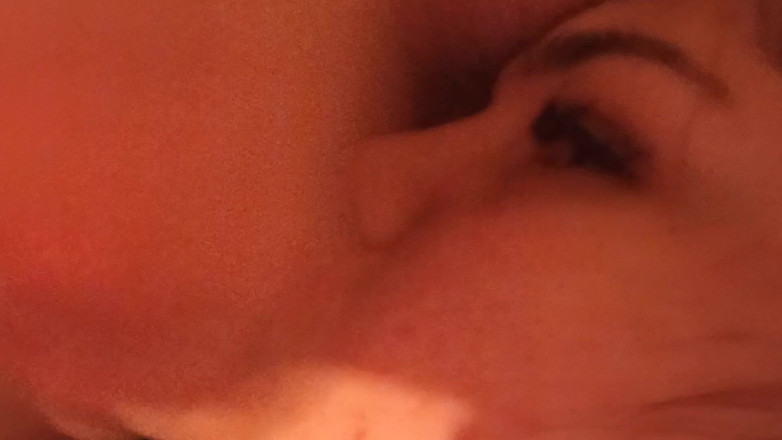 Ionut899: De hele nacht met lul in mijn mond en sperma...