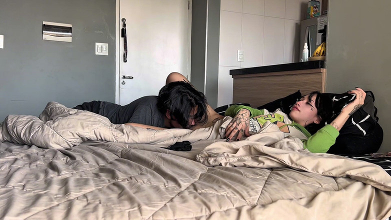 QroZne Studios: 寒い日でロマンチックなファック Ft. Amberzinha