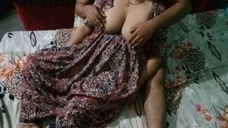 Manjushukla: Bhabhi yang sangat cantik berhubungan seks dengan suaminya