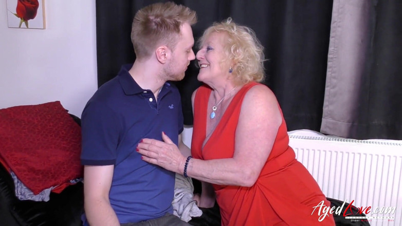 Old Nanny: AGEDLOVE - Claire Knight to babcia, która sprawi, że będziesz ciężko spust