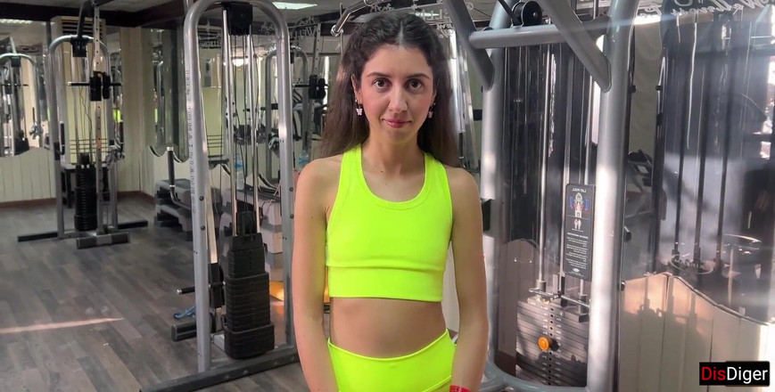 Dis Diger: Тренер пропонує нові вправи і трахає Кетті прямо в тренажерному залі