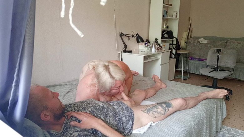 Zona901: 隣人は私のチンポを口でグラインドし、熱いザーメンの一部をその中に挿入します