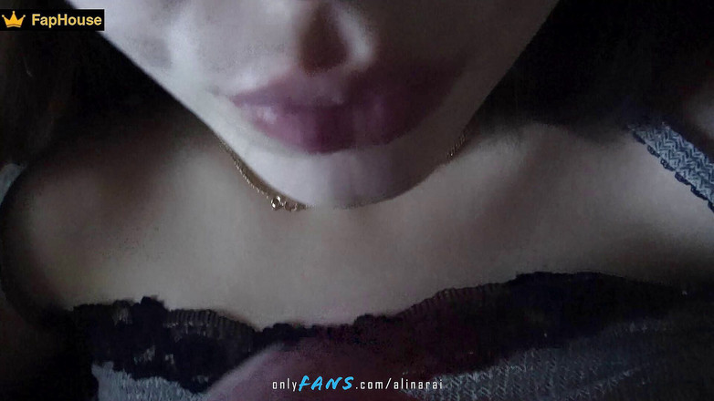 Alina Rai: Papà, non infilare il tuo cazzo così in profondità, mi...