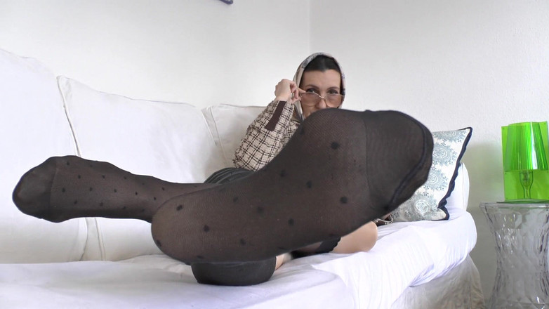 Lady Victoria Valente: Intenzivní Penis Masáže Pro Nevlastní Tety Zpocené Nohy A Zpocené...