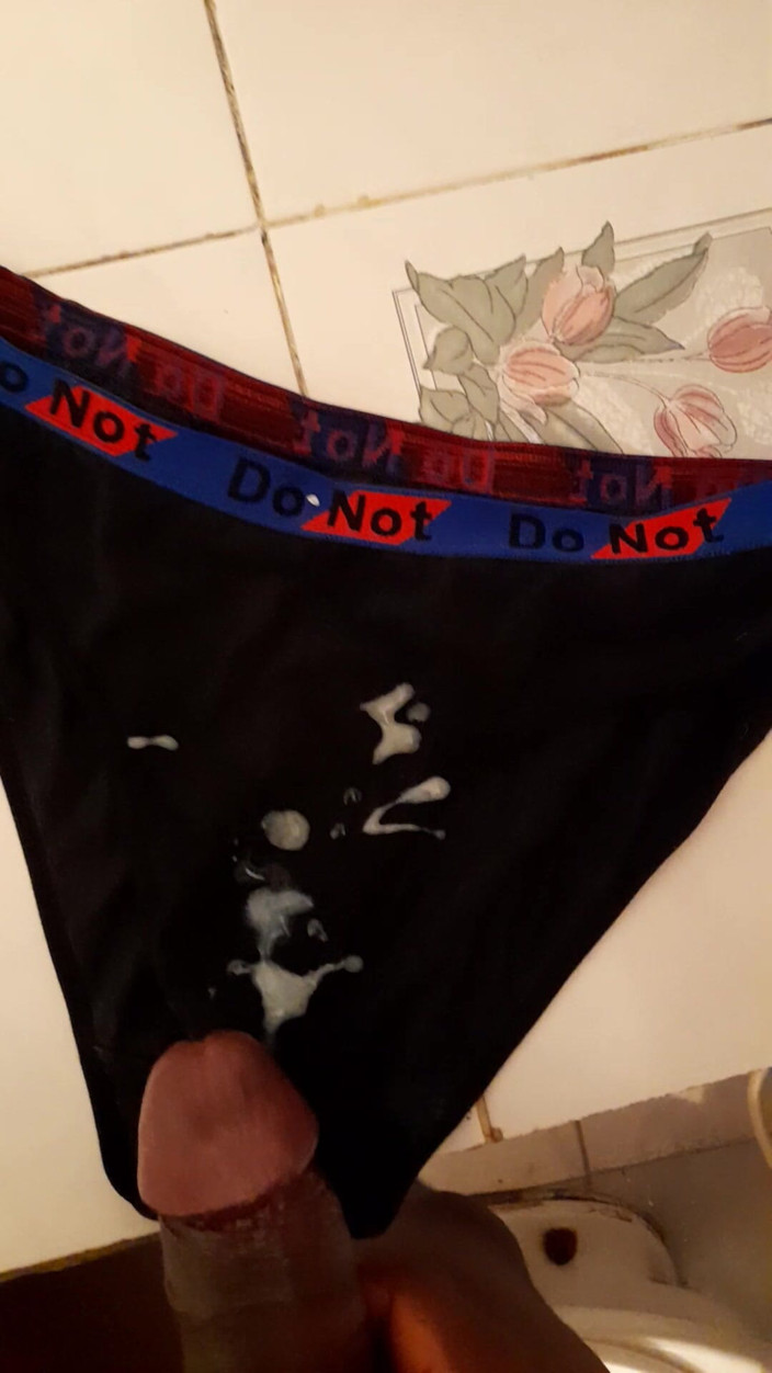 Black guy: Masturbare s3 ep4