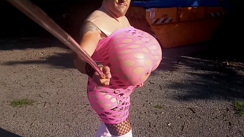 Endless Deeply: Berjalan Di Luar Dengan Tetek Besar Dalam Pakaian Jala Dan...