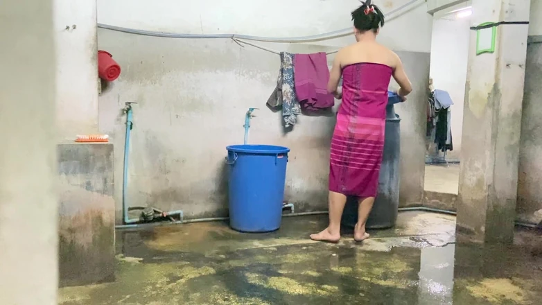 Fampfy Nana: Let's Take a Shower.