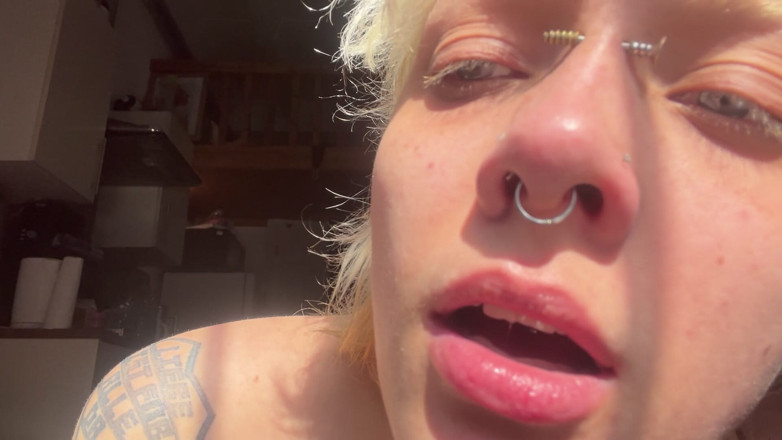Glitterqueen1999: Goth Girl in the Sun Nose Fetish Nose Rubbing Pig...