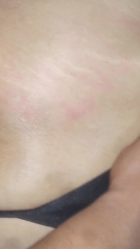 Une MILF passionnée a très envie de se faire sodomiser