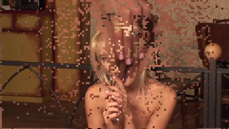 Toy Sluts: Alluring blonde beauty is dildoing her bush