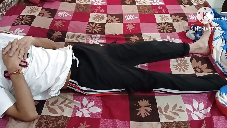 Desi__Panda: Wow kali pertama saya menyentuh zakar raksasa abang tiri saya