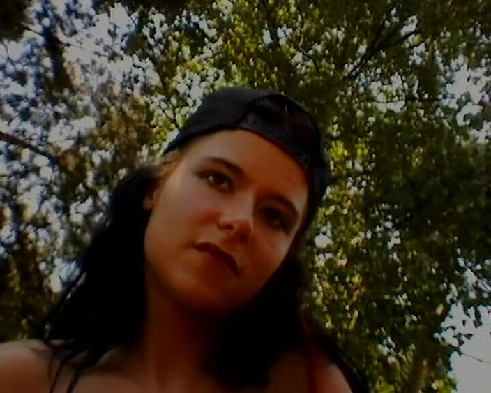 BB Video - Old School: Deutsches amateur-teen solo weibliche große natürliche titten im freien # 3