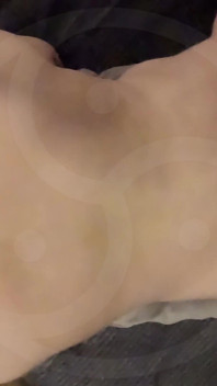 Peituda asiática americana maricas armadilha depósito de porra tops fleshlight enquanto recebe anal creampie completo vídeo