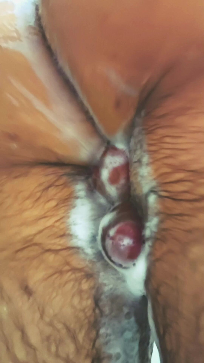 Camilo Brown: Mi sono super arrapato davanti alla doccia e volevo condividerlo...