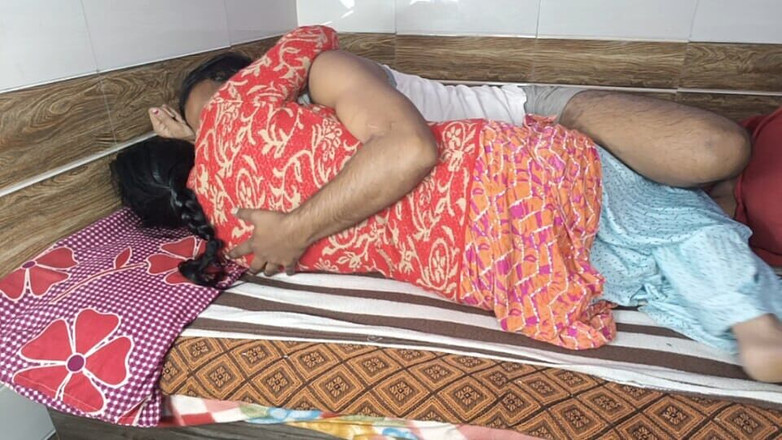 Pyaripooja22: La ragazza fa sesso con il suo ragazzo in una...