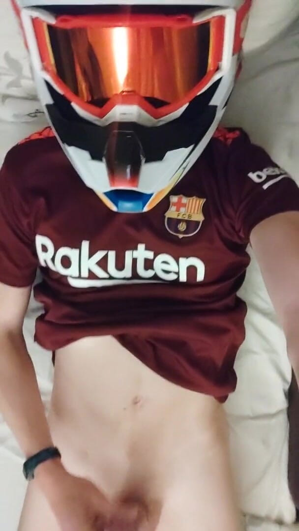 Sneakersmax98: Twink在Mxhelmet撸管