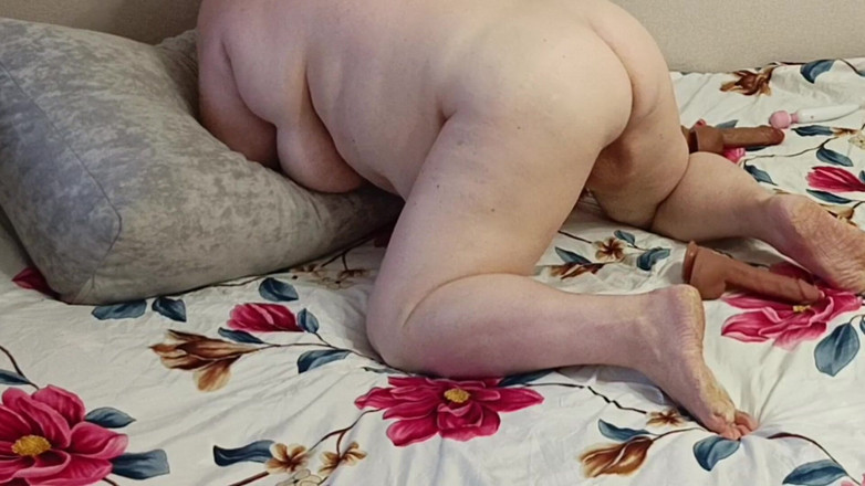 Zona901: The Neighbor's Morning Started with Masturbation