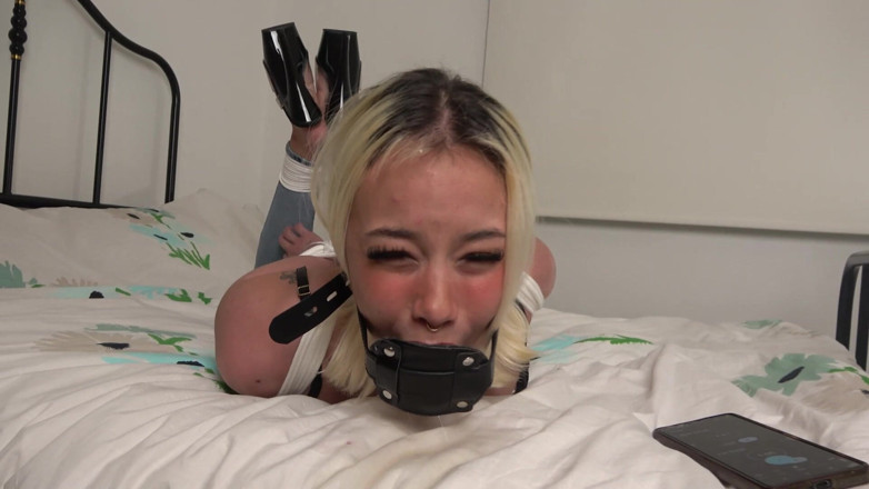 Latina Fetish: Lilly's Arched Hogtie &amp; Cabaran gag zakar ketat: penyerahan meleleh tanpa...