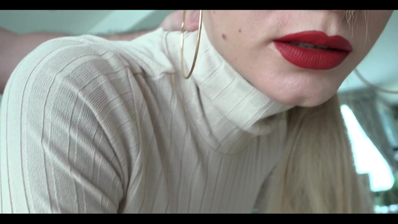Angel The Dreamgirl: Red Lips