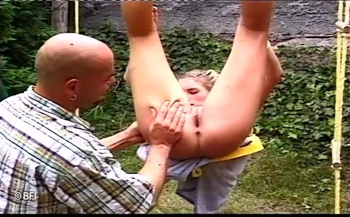 Dominate That Babe: Mandy bates