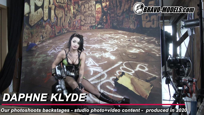 Bravo Models Media: Backstage photoshoot Daphne Klyde - Adult
