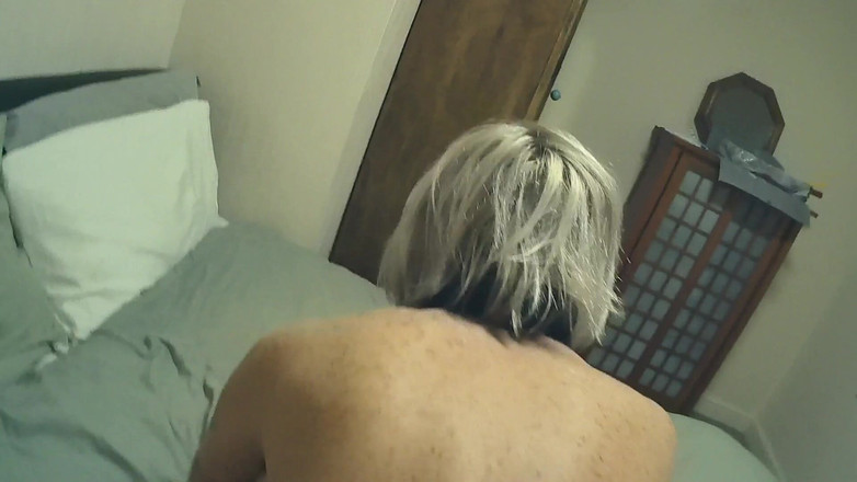 SilverFux: Pembantu rumah matang miang bercumbu dan mengongkek pelukis: bahagian 2