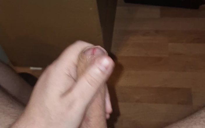 Philzstift: Szarpanie mojego nieobrzezanego kutasa i orgazm na moim mięsiwym owłosionym...