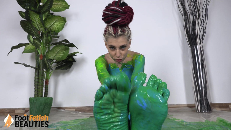 Foot Fetish HD: Buntes yoga eines tätowierten zierlichen schatzes zu hause