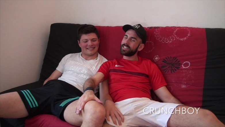 INTERRACIAL BAREBACK SEX: 2198 Ma première fois avec un garçon arabe à la bite énorme