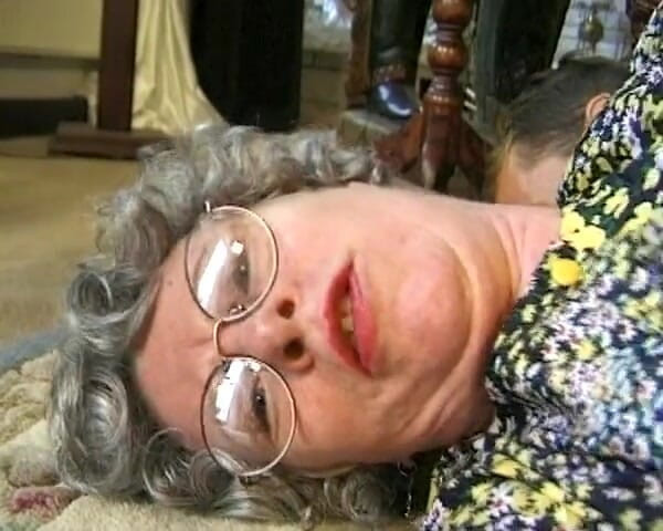 German's Fat and Old Ladies: Nenek Jerman yang makan air mani suka bermain dengan zakar...