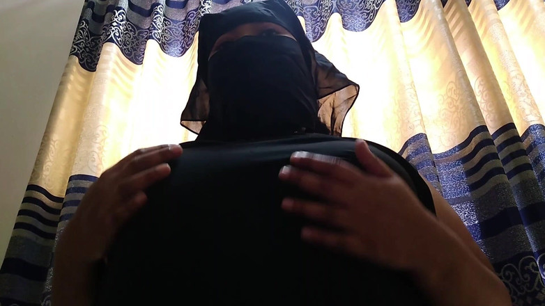 Aria Mia: Chefe fode árabe muçulmana peituda e bunda enorme