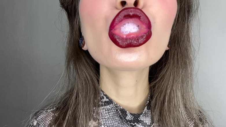 Rarible Diamond: 赤い唇の唾を吐くプレイスローモーション4