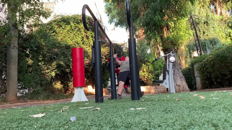 Alex Igogo: 自分を奮い立たせてオナニーするよ。