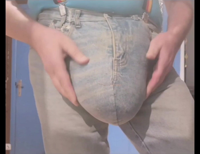 Monster_Meat_: Jins besar ekstrem menonjok di celana jins buatan tangan