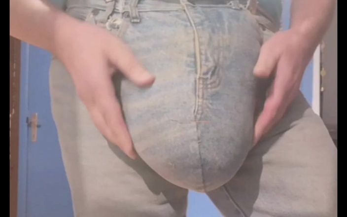 Monster_Meat_: Aşırı büyük kot pantolon el yapımı kot pantolonun üzerinde şişiyor