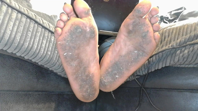 Simp to my ebony feet: 1 주 더러운 발 일기