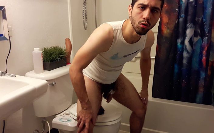 Ricky Cage XXX: Bathroom Slut