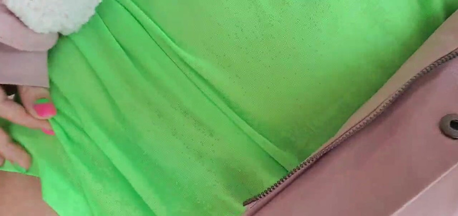 Putana dreams: Teen walking for touching horny pussy