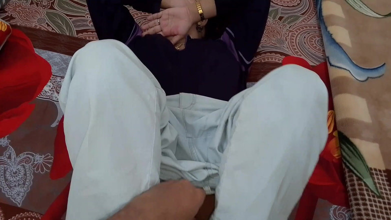 QueenbeautyQB: Une employée de bureau indienne sait comment faire plaisir à son...