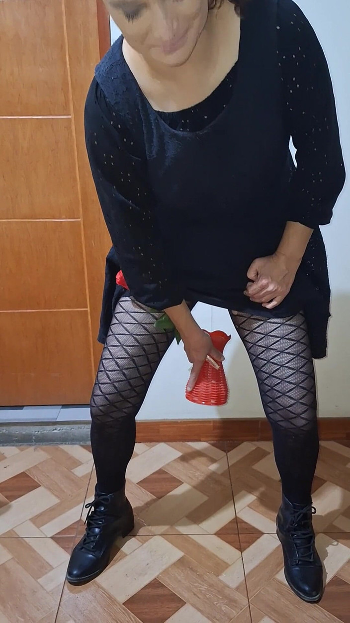 Agnes Swallow: Chčije na vázu