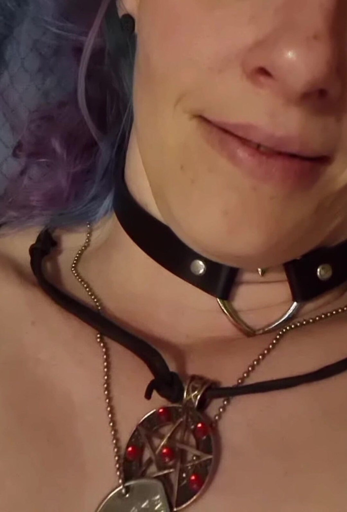 KittieNoOne: Kittienoone probeerde zichzelf neuken te filmen en te spuiten