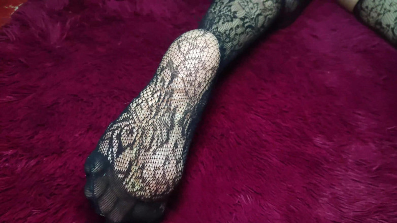 Queensofthefeet: Calze a rete grandi e suole molto stropicciate