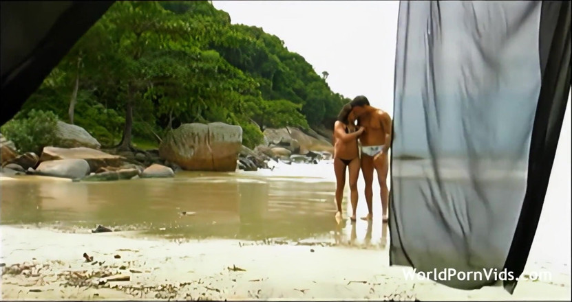 Selected worldwide porn: Intense fucking on the tropical beach